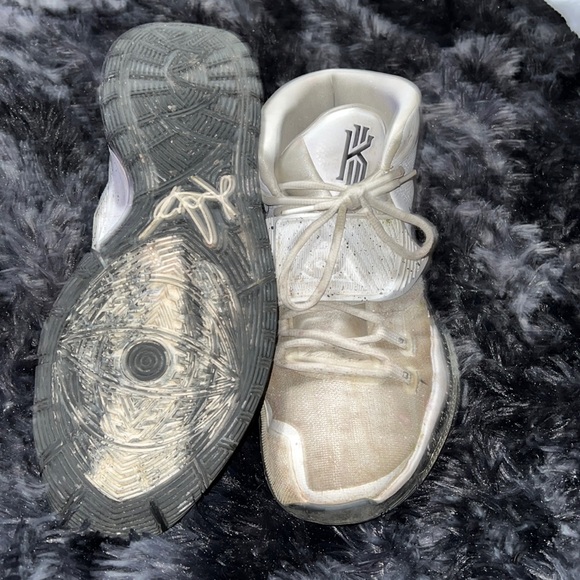 Nike Kyrie, Size: 14, Color: white - Picture 4 of 4